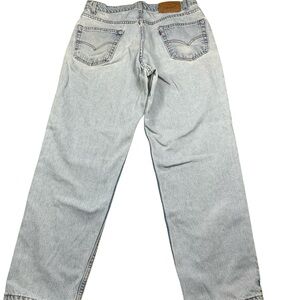 Vintage Levi’s 550 relaxed fit 90s light wash straight leg jeans 32 x 30 USA
